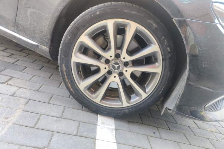 Used Mercedes-Benz E-Class 2018 Facelift E 200 L 4MATIC Right Front Wheel Hub