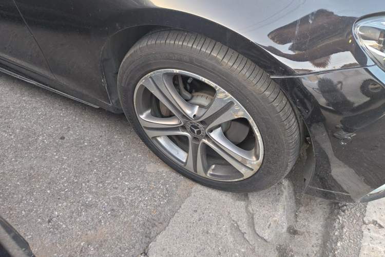 Used Mercedes-Benz E-Class 2018 E 200 L Sport Edition Right Front Wheel Hub
