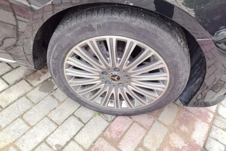 Used Mercedes-Benz E-Class 2018 Facelift E 200 L Right Front Wheel Hub