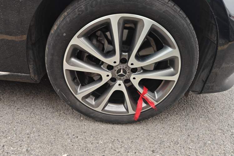 Used Mercedes-Benz E-Class 2018 Facelift E 200 L Right Front Wheel Hub