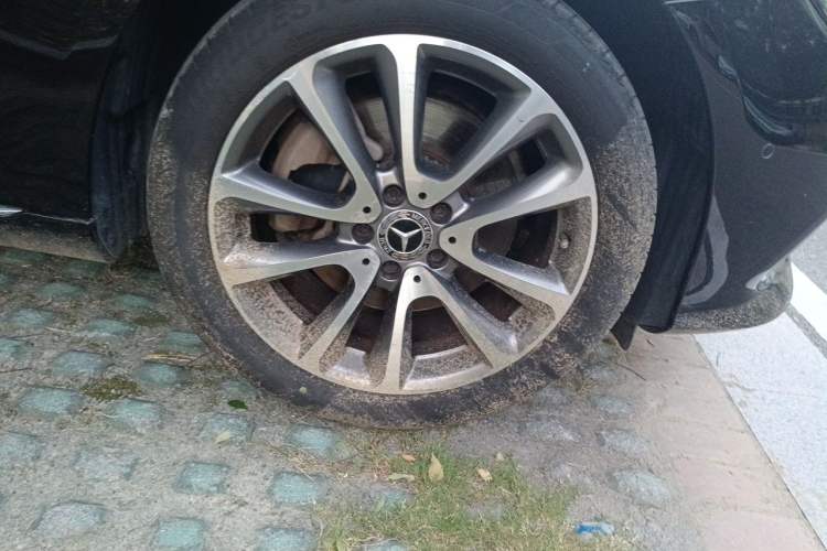 Used Mercedes-Benz E-Class 2018 Facelift E 200 L Right Front Wheel Hub