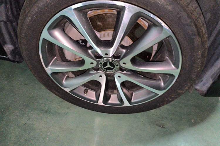 Used Mercedes-Benz E-Class 2018 Facelift E 200 L Right Front Wheel Hub