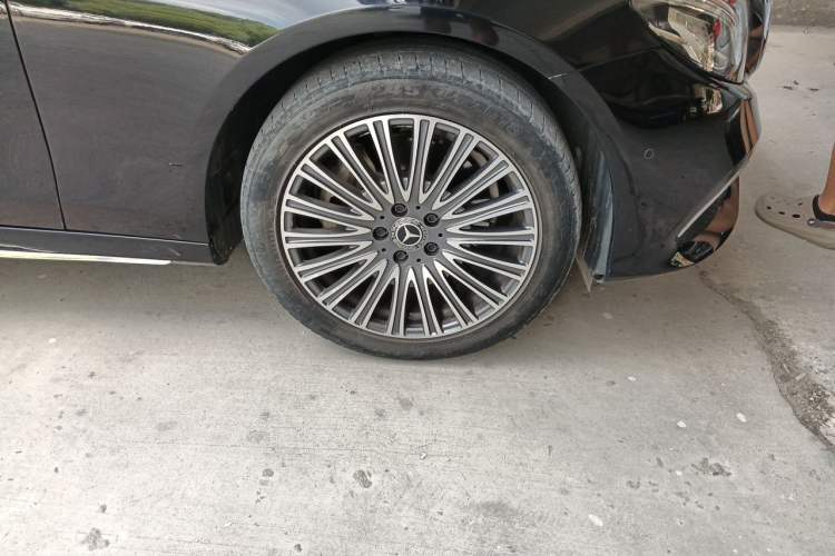 Used Mercedes-Benz E-Class 2018 Facelift E 200 L Sport Edition Right Front Wheel Hub