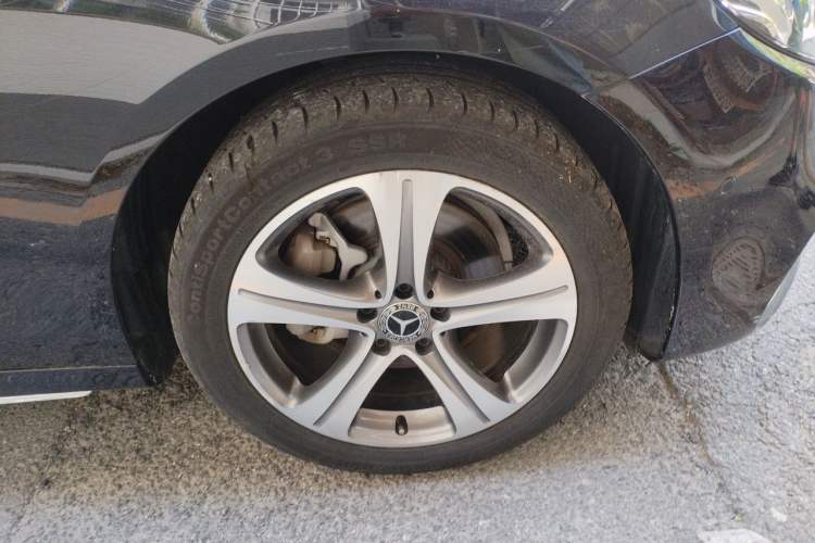 Used Mercedes-Benz E-Class 2018 E 200 L Sport Edition Right Front Wheel Hub
