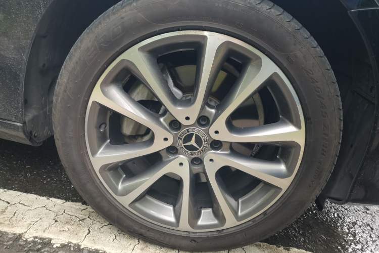 Used Mercedes-Benz E-Class 2018 Facelift E 200 L Right Front Wheel Hub