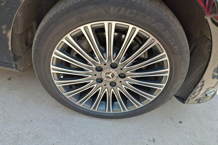 Used Mercedes-Benz E-Class 2018 Facelift E 200 L Right Front Wheel Hub