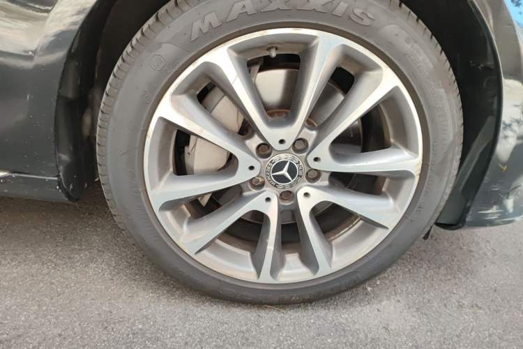 Used Mercedes-Benz E-Class 2018 E 300 L Stylish Model Right Front Wheel Hub