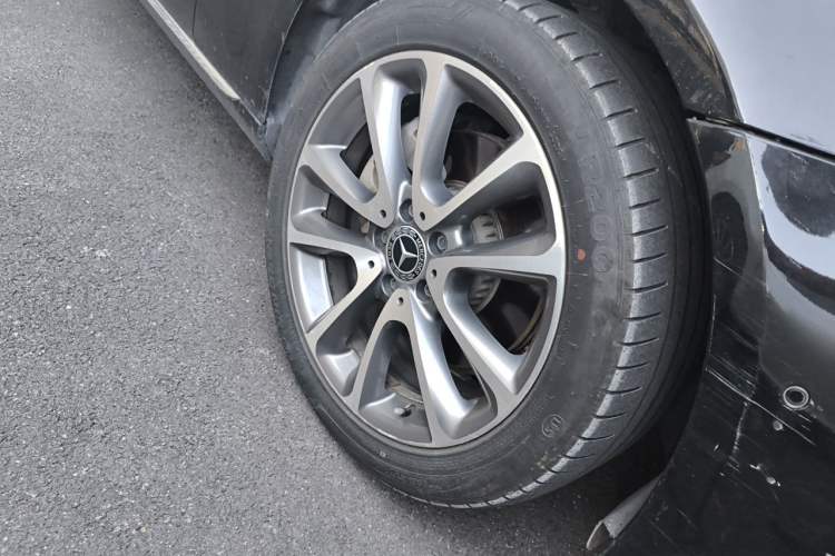 Used Mercedes-Benz E-Class 2018 Facelift E 200 L Right Front Wheel Hub