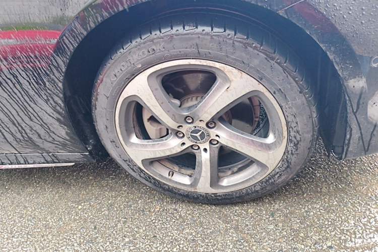 Used Mercedes-Benz E-Class 2018 Facelift E 200 L Sport 4MATIC Right Front Wheel Hub