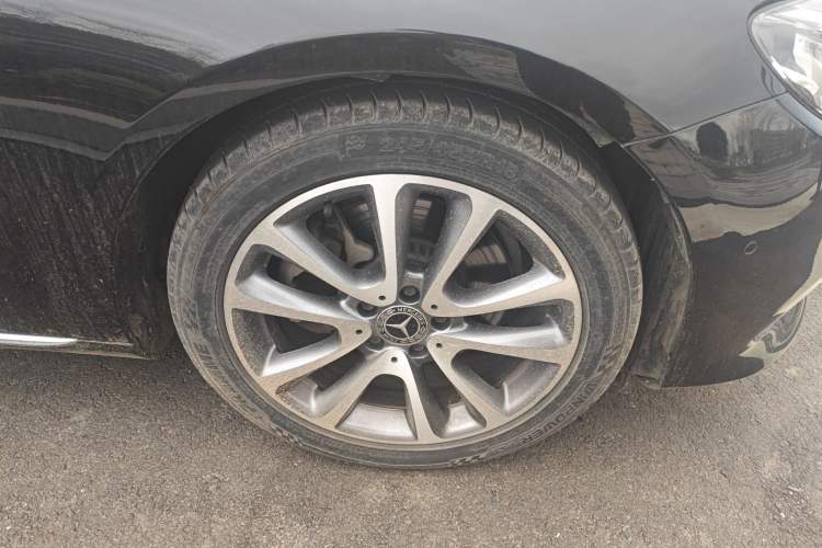 Used Mercedes-Benz E-Class 2018 Facelift E 200 L 4MATIC Right Front Wheel Hub