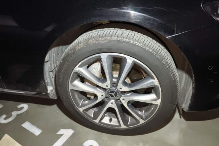 Used Mercedes-Benz E-Class 2018 Facelift E 300 L Luxury Edition Right Front Wheel Hub