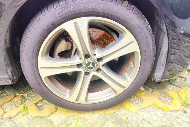 Used Mercedes-Benz E-Class 2018 Facelift E 200 L Sport Edition Right Front Wheel Hub