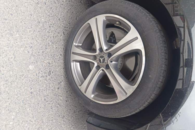 Used Mercedes-Benz E-Class 2018 E 200 L Sport Edition Right Front Wheel Hub