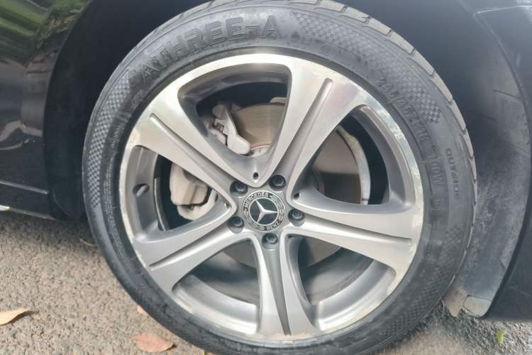 Used Mercedes-Benz E-Class 2018 Facelift E 200 L Sport Edition Right Front Wheel Hub
