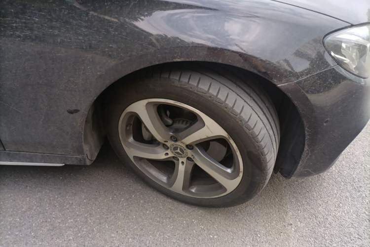 Used Mercedes-Benz E-Class 2018 Facelift E 200 L Sport 4MATIC Right Front Wheel Hub