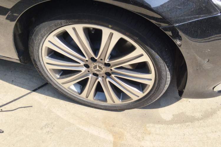 Used Mercedes-Benz E-Class 2018 Facelift E 300 L Luxury Edition Right Front Wheel Hub