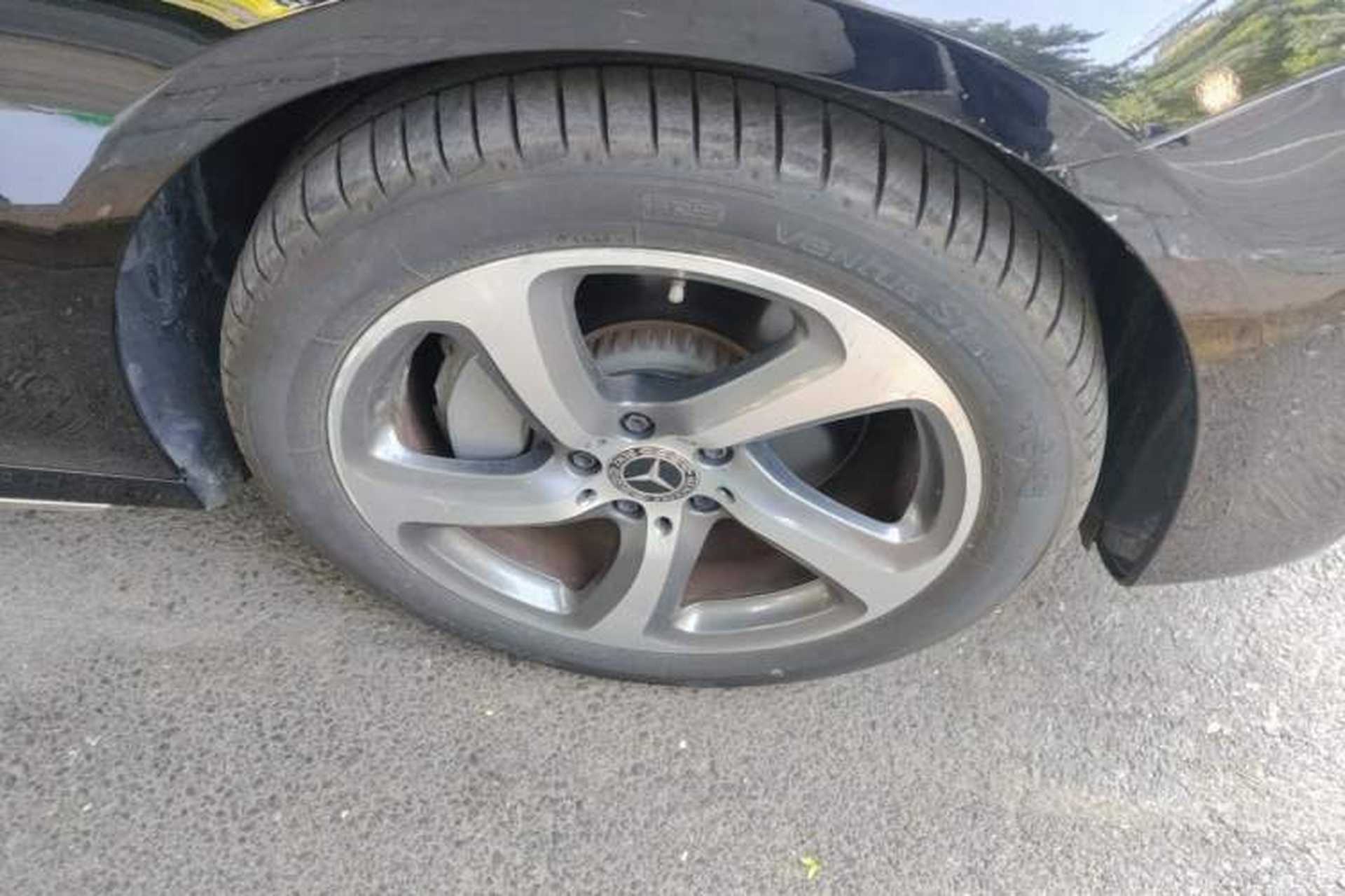 Used Mercedes-Benz E-Class 2018 E 300 L Sport Luxury Edition Right Front Wheel Hub