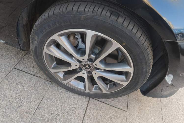 Used Mercedes-Benz E-Class 2018 Facelift E 200 L Right Front Wheel Hub