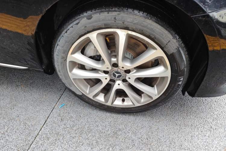 Used Mercedes-Benz E-Class 2018 E 200 L Right Front Wheel Hub