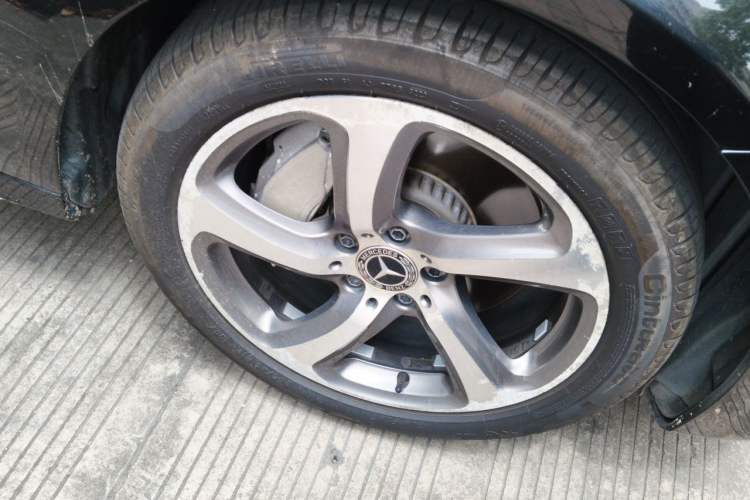 Used Mercedes-Benz E-Class 2018 Restyled E 300 L Sport Luxury Edition Right Front Wheel Hub