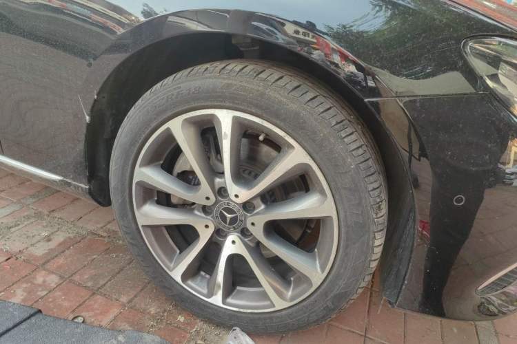 Used Mercedes-Benz E-Class 2018 E 200 L 4MATIC Right Front Wheel Hub