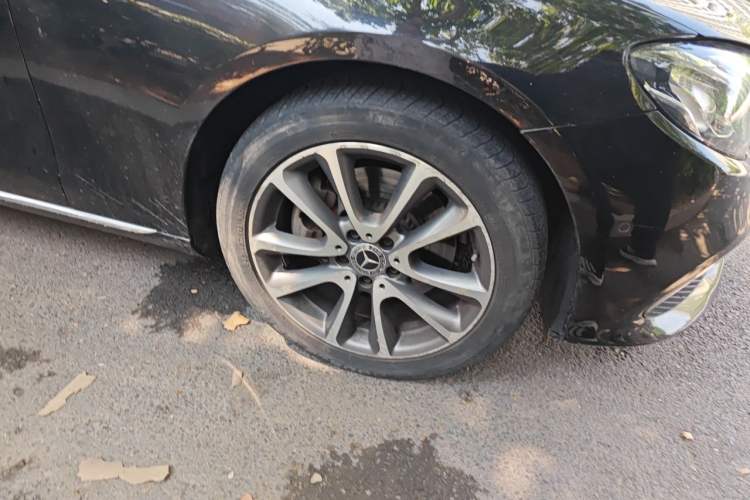 Used Mercedes-Benz E-Class 2018 Facelift E 200 L Right Front Wheel Hub
