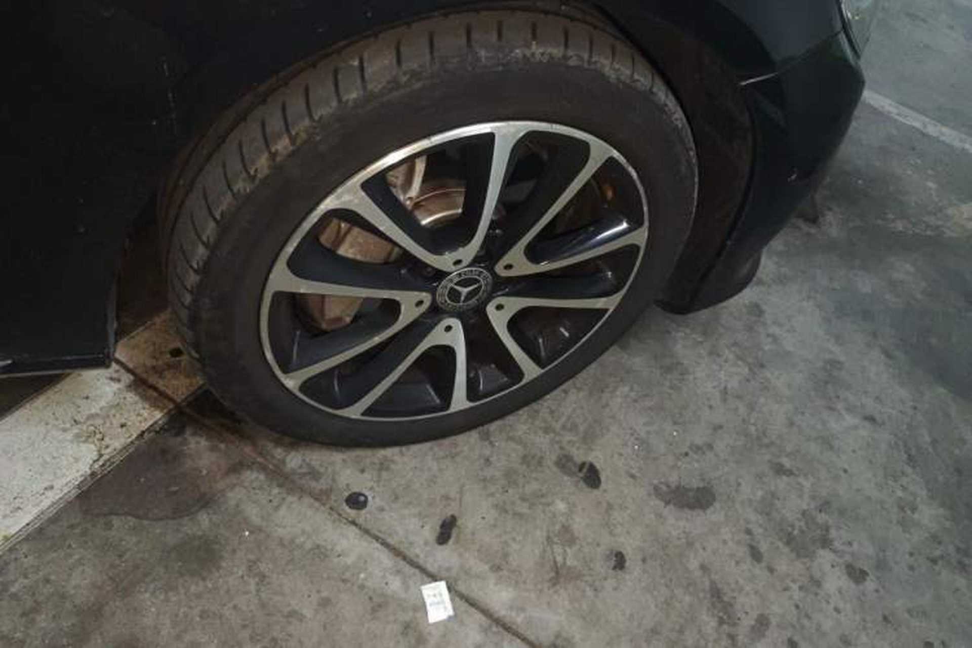 Used Mercedes-Benz E-Class 2018 Facelifted E 300 L Stylish Version Right Front Wheel Hub