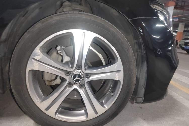 Used Mercedes-Benz E-Class 2018 Facelift E 200 L Sport Edition Right Front Wheel Hub