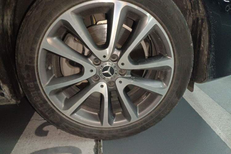 Used Mercedes-Benz E-Class 2018 Facelift E 200 L Right Front Wheel Hub