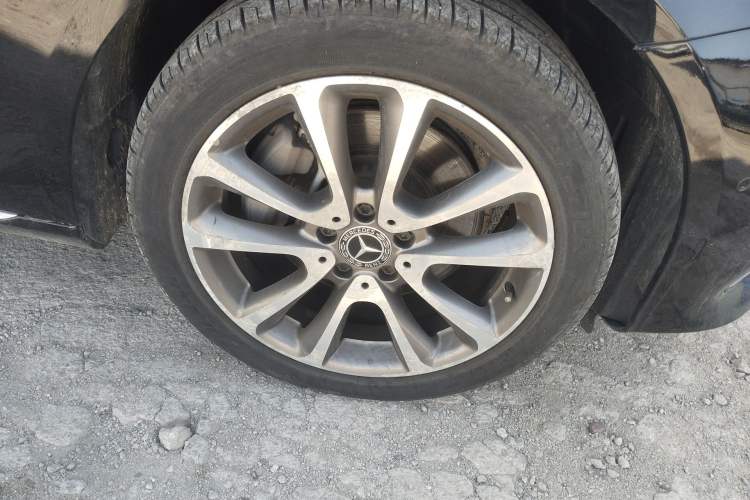Used Mercedes-Benz E-Class 2018 Facelift E 200 L Right Front Wheel Hub