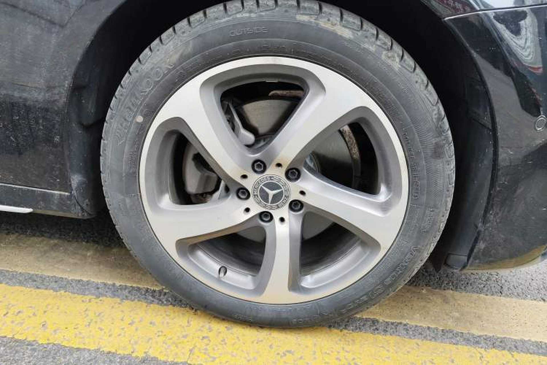 Used Mercedes-Benz E-Class 2018 Facelift E 200 L Sport 4MATIC Right Front Wheel Hub