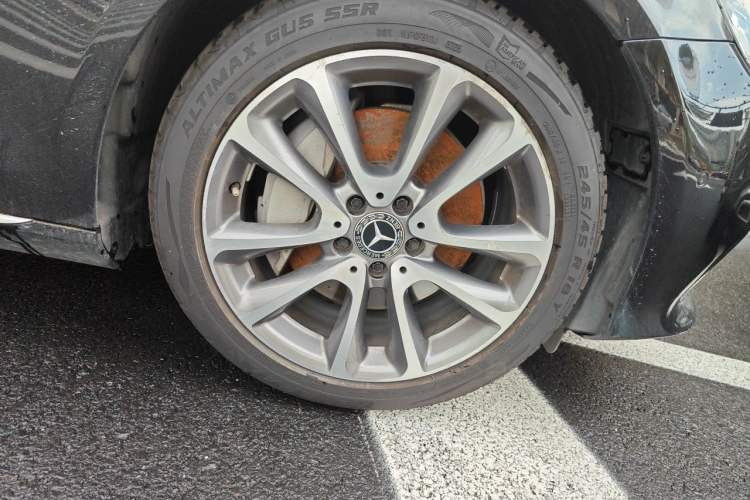 Used Mercedes-Benz E-Class 2018 Facelifted E 300 L Stylish Version Right Front Wheel Hub