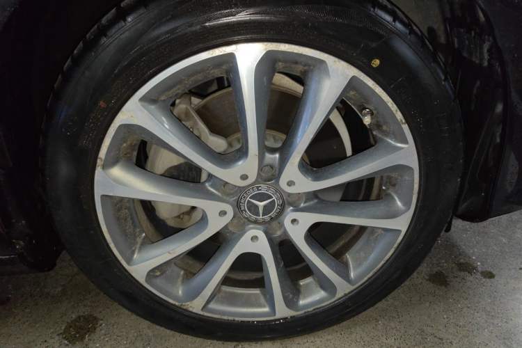 Used Mercedes-Benz E-Class 2018 Facelift E 200 L Right Front Wheel Hub