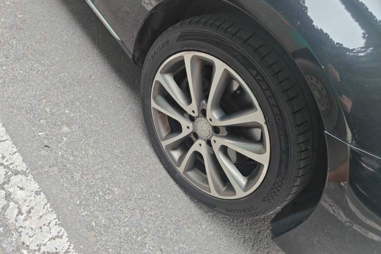 Used Mercedes-Benz E-Class 2018 Facelift E 200 L 4MATIC Right Front Wheel Hub