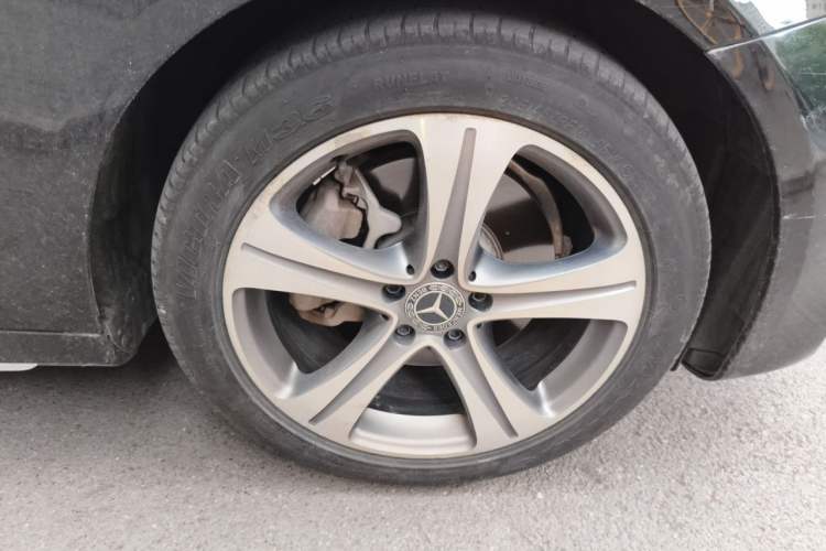Used Mercedes-Benz E-Class 2018 E 200 L Sport Edition Right Front Wheel Hub