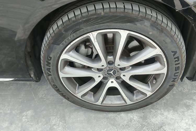 Used Mercedes-Benz E-Class 2018 Facelift E 200 L 4MATIC Right Front Wheel Hub