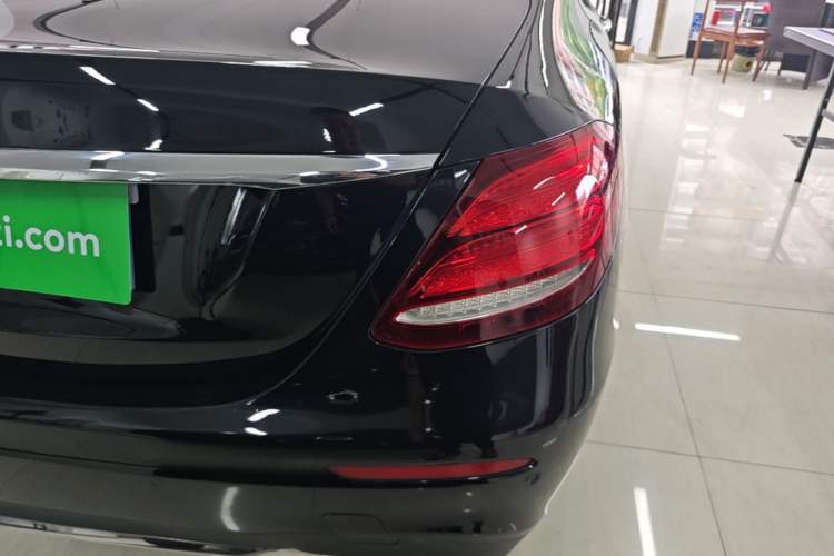 Used Mercedes-Benz E-Class 2018 Restyled E 300 L Sport Luxury Edition Right Rear Taillight