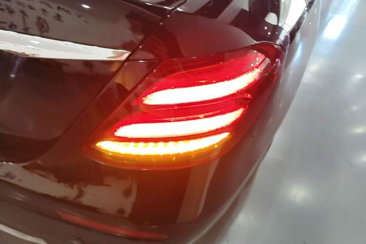 Used Mercedes-Benz E-Class 2018 Restyled E 300 L Sport Luxury Edition Right Rear Taillight