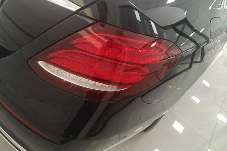 Used Mercedes-Benz E-Class 2018 Facelift E 200 L Right Rear Taillight