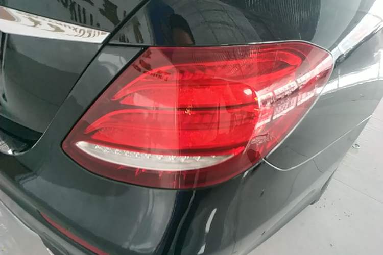 Used Mercedes-Benz E-Class 2018 E 300 L Sport Luxury Edition Right Rear Taillight