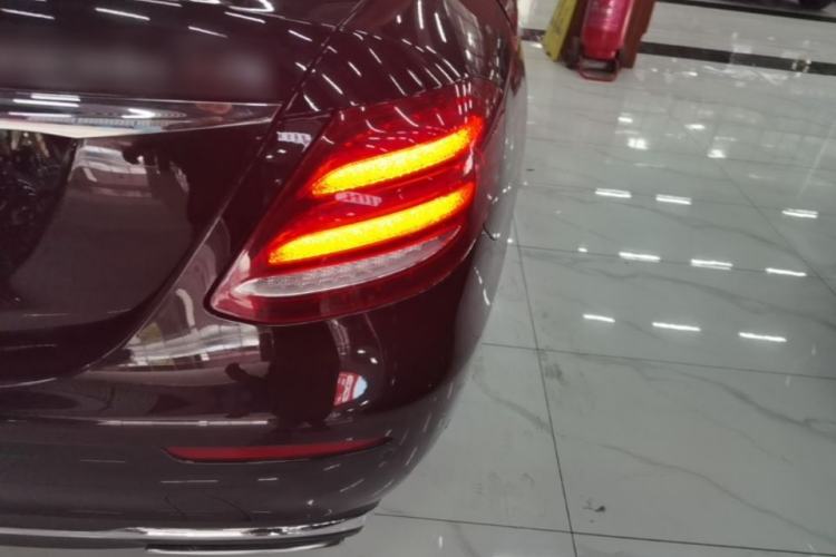 Used Mercedes-Benz E-Class 2018 Facelifted E 300 L Stylish Version Right Rear Taillight