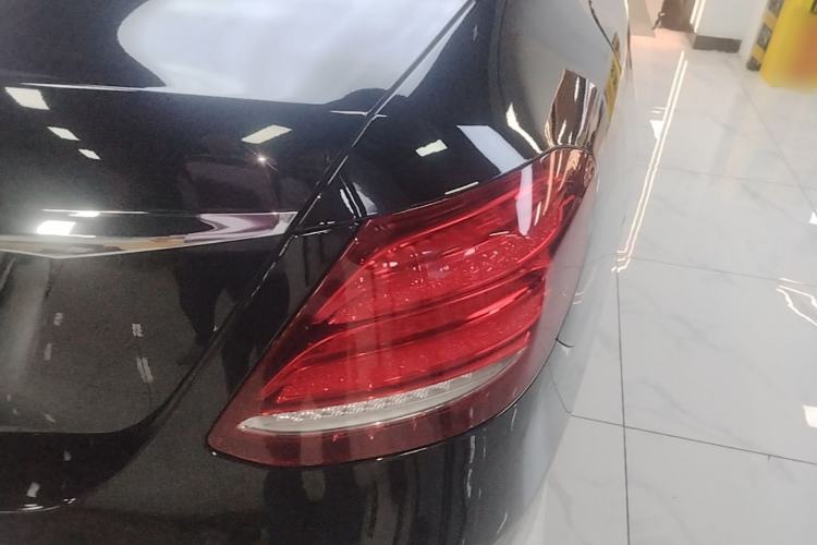 Used Mercedes-Benz E-Class 2018 E 300 L Luxury Model Right Rear Taillight