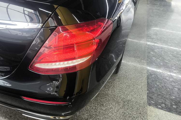 Used Mercedes-Benz E-Class 2018 Facelifted E 300 L Stylish Version Right Rear Taillight