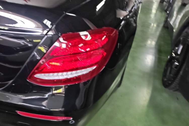 Used Mercedes-Benz E-Class 2018 E 200 L Sport Edition Right Rear Taillight