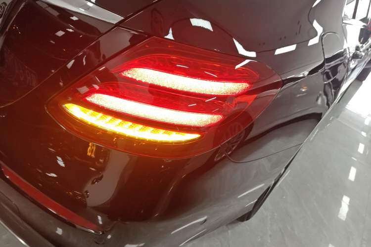 Used Mercedes-Benz E-Class 2018 E 200 Sport 4MATIC Right Rear Taillight