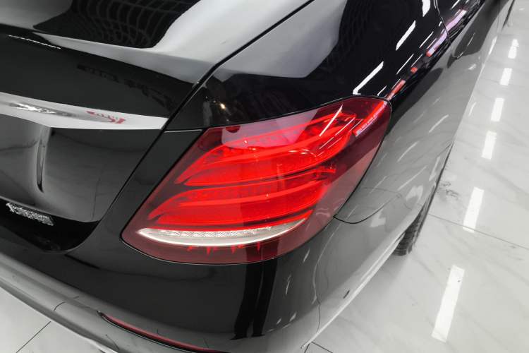 Used Mercedes-Benz E-Class 2018 E 200 L Right Rear Taillight