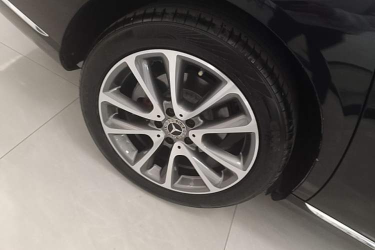 Used Mercedes-Benz E-Class 2018 Facelift E 200 L Right Rear Wheel Hub