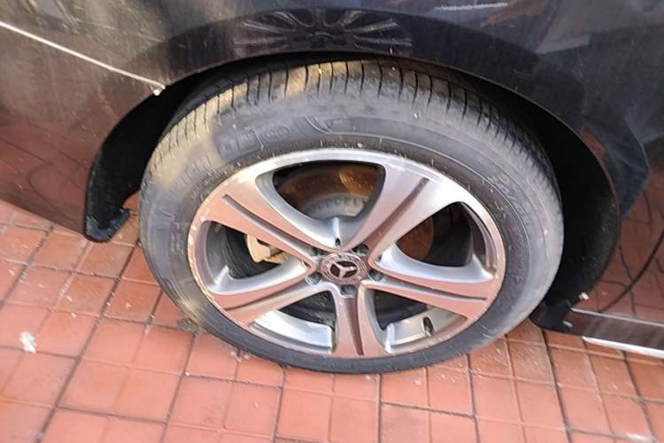 Used Mercedes-Benz E-Class 2018 Facelift E 200 L Sport Edition Right Rear Wheel Hub