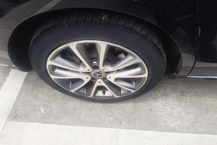 Used Mercedes-Benz E-Class 2018 Facelift E 200 L Right Rear Wheel Hub