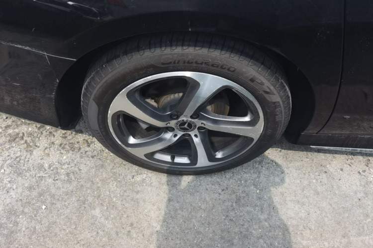 Used Mercedes-Benz E-Class 2018 Restyled E 300 L Sport Luxury Edition Right Rear Wheel Hub
